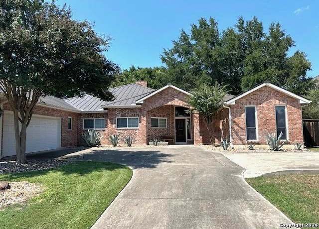 Property at 13 Thornhurst, San Antonio, TX 78218-6033, 5 beds, 5.5 baths