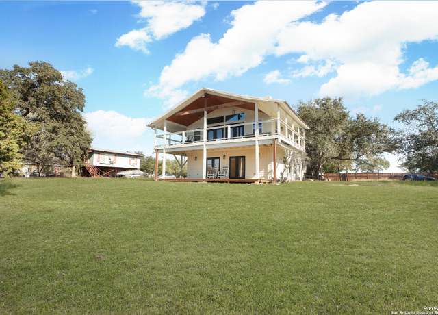 Property at 754 Park Shores Dr, Canyon Lake, TX 78133, 3 beds, 2 baths