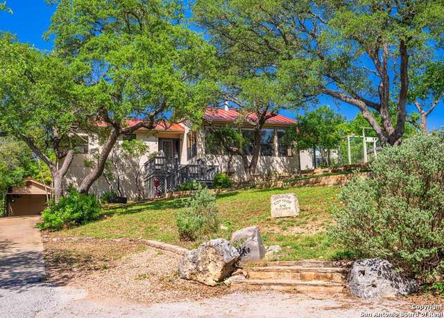 Property at 818 Bulwer, Kerrville, TX 78028, 4 beds, 2 baths