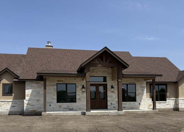 Property at 811 Horseshoe Fls, Bandera, TX 78003, 4 beds, 3.5 baths