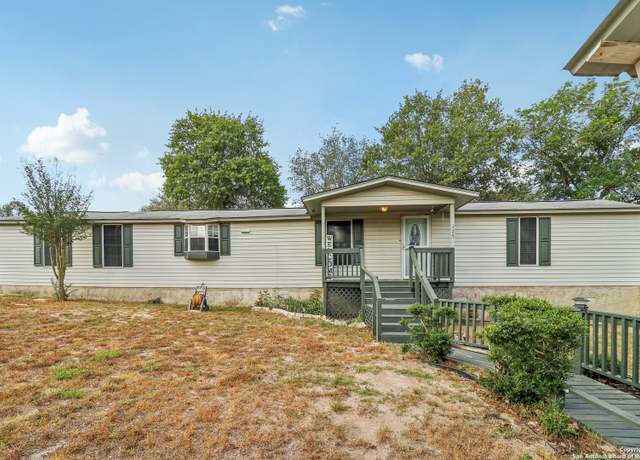 Property at 125 Moss, Adkins, TX 78101, 4 beds, 2 baths