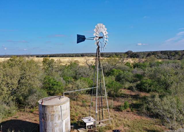 Property at 00 Fm 462 N, Hondo, TX 78861, 3 beds, 1.5 baths