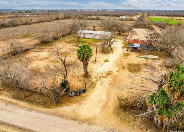 Property at 1545 County Road 665, Devine, TX 78016-4385, 3 beds, 3 baths