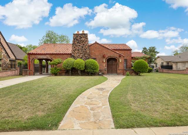 Property at 2150 W Summit Ave, San Antonio, TX 78201, 4 beds, 3 baths