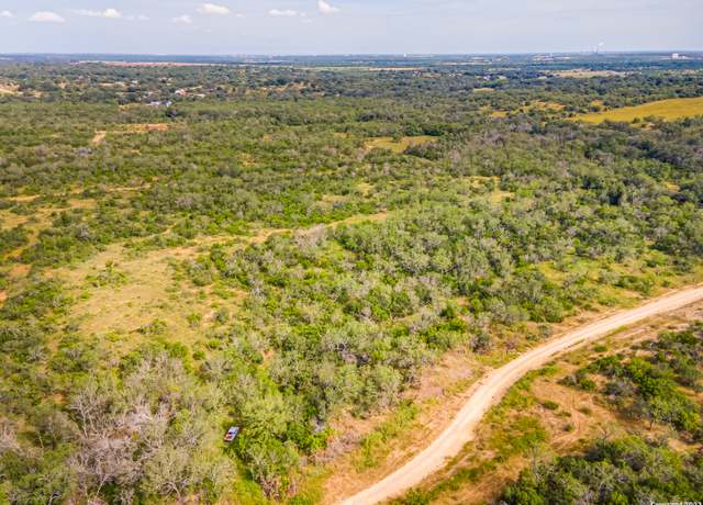 Property at 1092 CR 168, Floresville, TX 78114