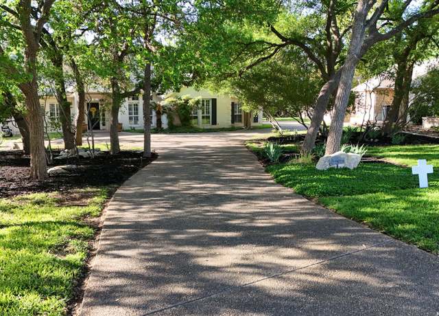 Property at 8506 Fairway Trce, Boerne, TX 78015, 3 beds, 2.5 baths