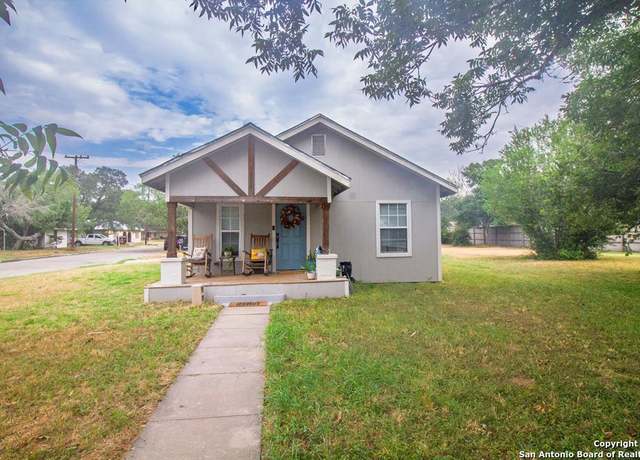 Property at 801 E Fannin, Beeville, TX 78102, 3 beds, 2 baths