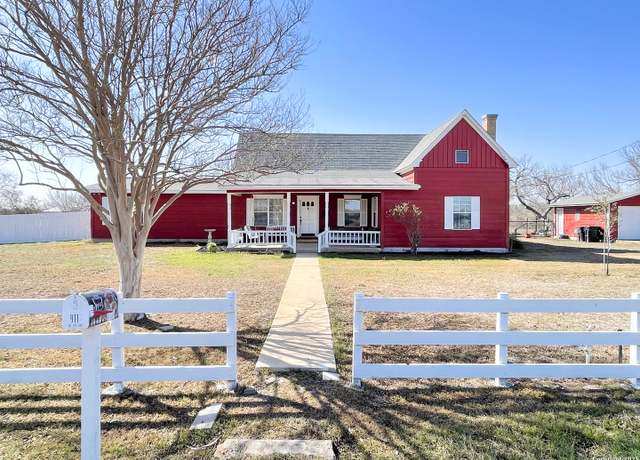 Property at 911 Zig Zag, Devine, TX 78016, 4 beds, 2.5 baths