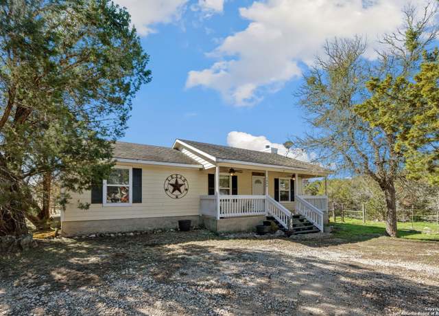 Property at 1456 Green Mdw, Spring Branch, TX 78070, 3 beds, 2 baths