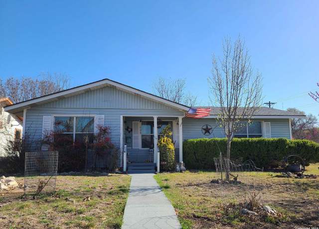 Property at 600 Leland St, Kerrville, TX 78028, 2 beds, 2 baths