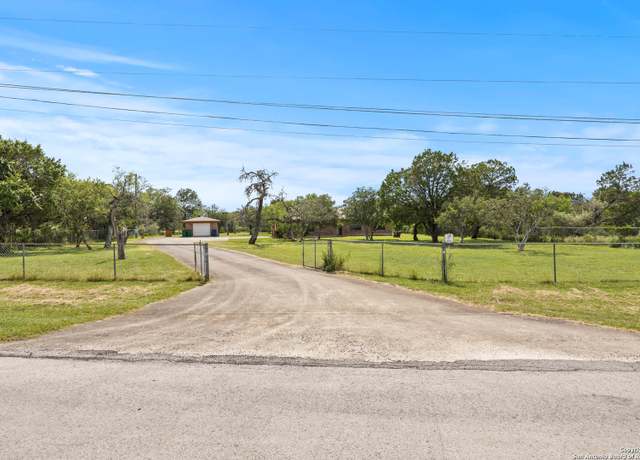 Property at 4 Karbach, New Braunfels, TX 78132, 3 beds, 2 baths