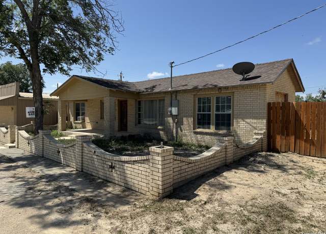 Property at 504 W EL Paso St, Brackettville, TX 78832-5051, 5 beds, 2 baths