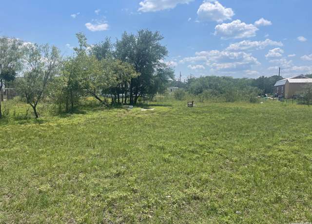 Property at 326 Paloma, Bandera, TX 78003