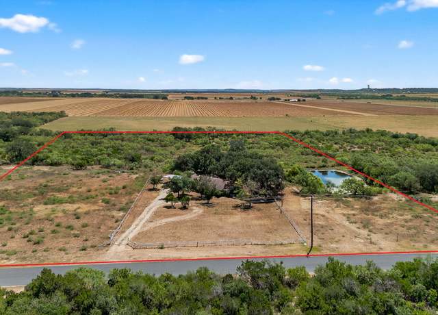 Property at 281 County Road 265, Hondo, TX 78861, 3 beds, 2.5 baths