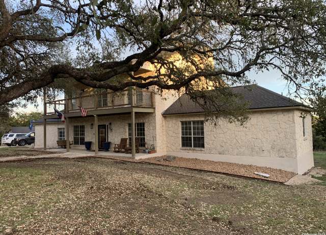 Property at 448 Summer Gln, New Braunfels, TX 78132, 3 beds, 2.5 baths