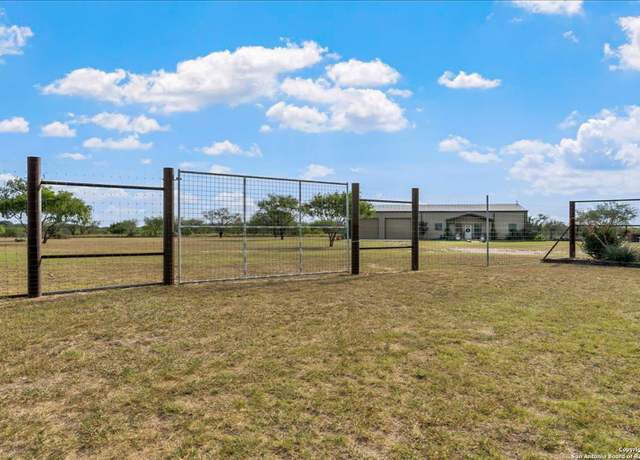 Property at 226 Private Rd 3251, Alice, TX 78332, 4 beds, 2 baths
