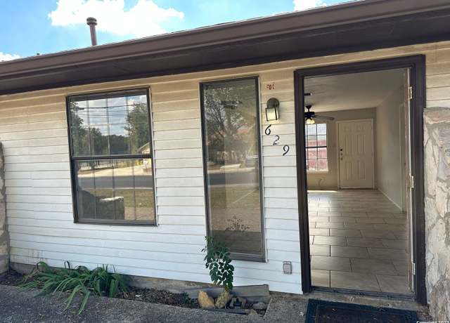 Property at 629 Oak Park Dr #629, Boerne, TX 78006-2928, 3 beds, 2 baths