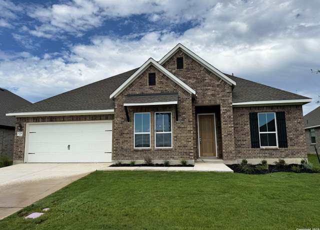Property at 124 Katie Ct, Castroville, TX 78009, 4 beds, 4 baths