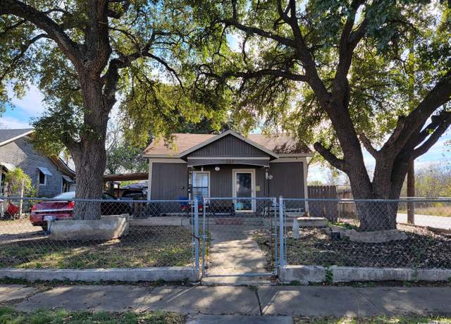 Property at 202 Bailey Ave, San Antonio, TX 78210-4166, 3 beds, 2 baths