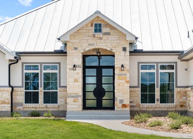 Property at 3828 Palomino Spgs, Bandera, TX 78003, 4 beds, 3.5 baths
