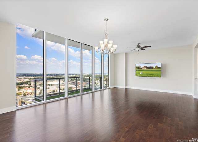 Property at 610 E Market St #2716, San Antonio, TX 78205-2636, 2 beds, 2.5 baths