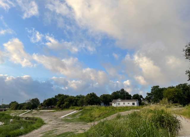 Property at 511 N Nueces, San Antonio, TX 78207-2942, 3 beds, 2 baths