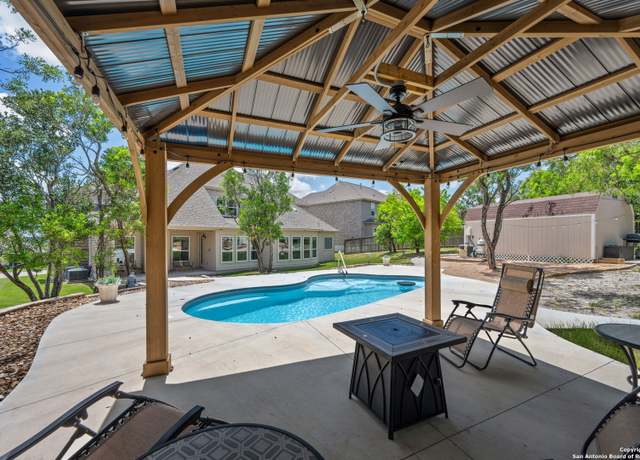 Property at 208 Roundtop Hl, Castroville, TX 78009, 5 beds, 4.5 baths