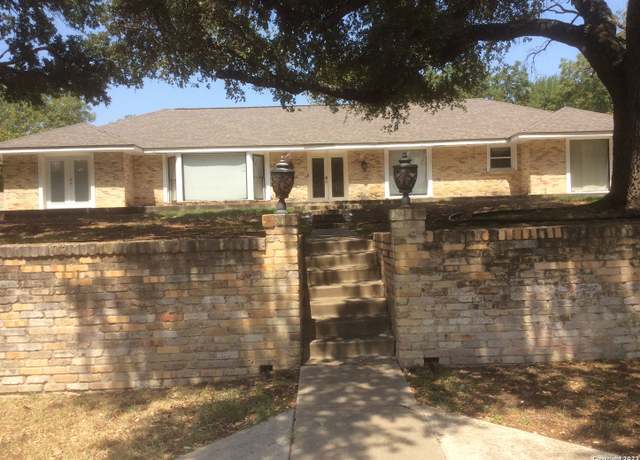 Property at 105 Northcrest Dr, Castle Hills, TX 78213, 3 beds, 2.5 baths