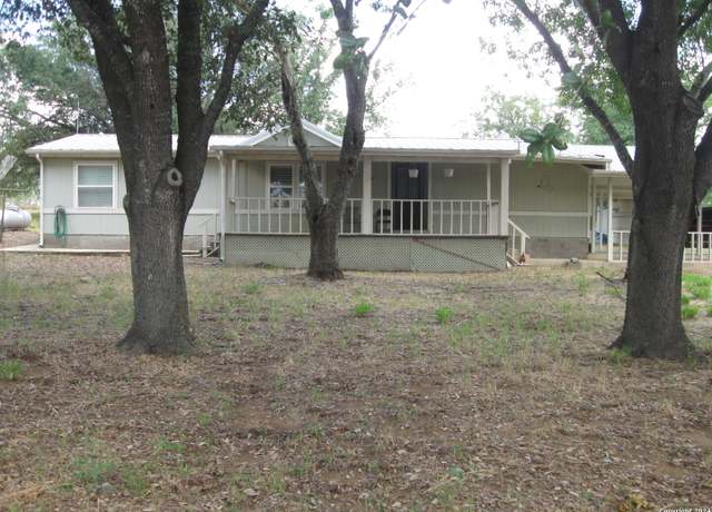 Property at 18111 Luckey Rd, Atascosa, TX 78002, 3 beds, 2 baths
