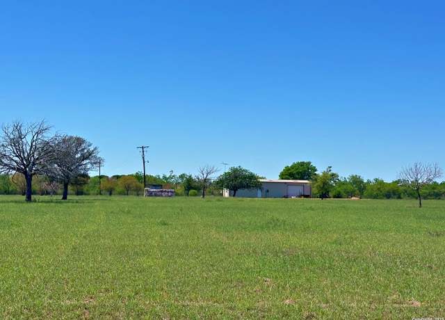Property at 3265 Highway 97, Jourdanton, TX 78026, 3 beds, 1 bath