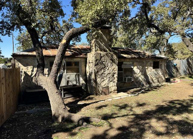 Property at 507 W Clark St, Canyon Lake, TX 78133, 2 beds, 1 bath