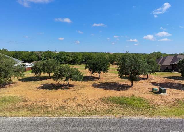 Property at 117 W Short Meadow Dr, Lytle, TX 78052