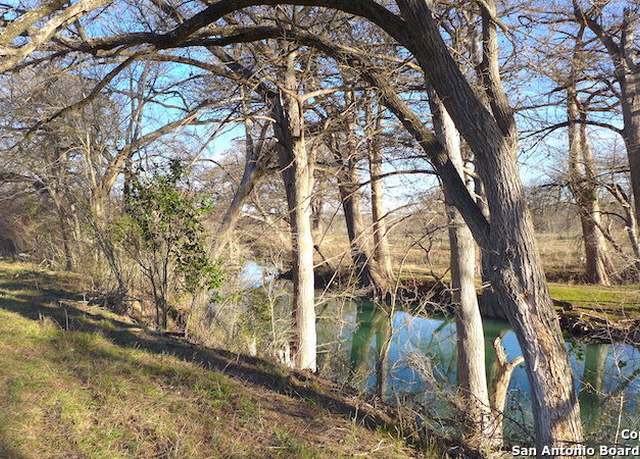 Property at 327 Idlewilde Blvd, Comfort, TX 78013