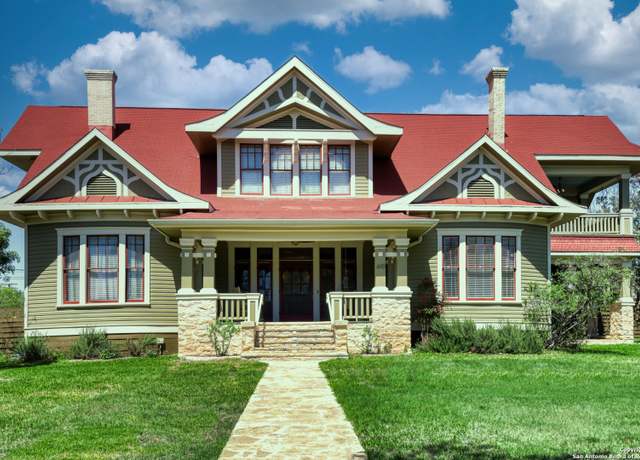 Property at 610 Second St, Comfort, TX 78013, 6 beds, 6 baths