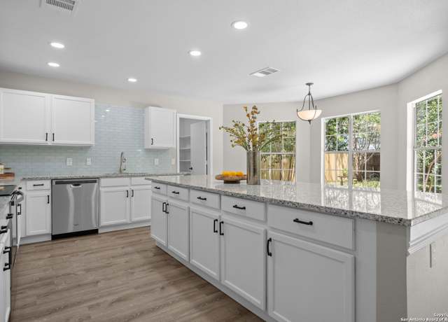 Property at 780 Willow, New Braunfels, TX 78130, 3 beds, 2.5 baths