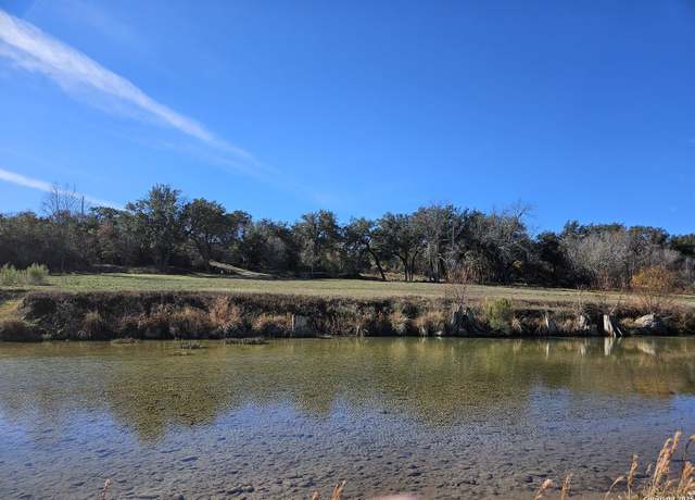 Property at 1424 Lakeshore Dr N, Bandera, TX 78003-4162
