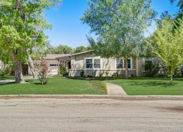 Property at 631 E Nottingham Dr, San Antonio, TX 78209, 3 beds, 3 baths