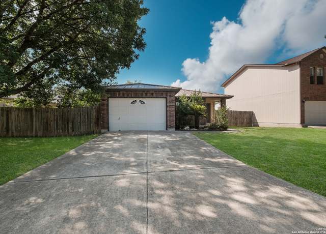 Property at 7742 Alverstone Way, San Antonio, TX 78250, 3 beds, 2 baths