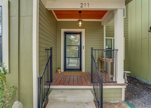 Property at 211 Gibson St, San Antonio, TX 78202, 3 beds, 2.5 baths