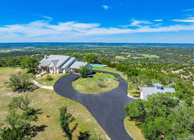 Property at 211 Mill Dam Rd, Comfort, TX 78013, 3 beds, 3.5 baths