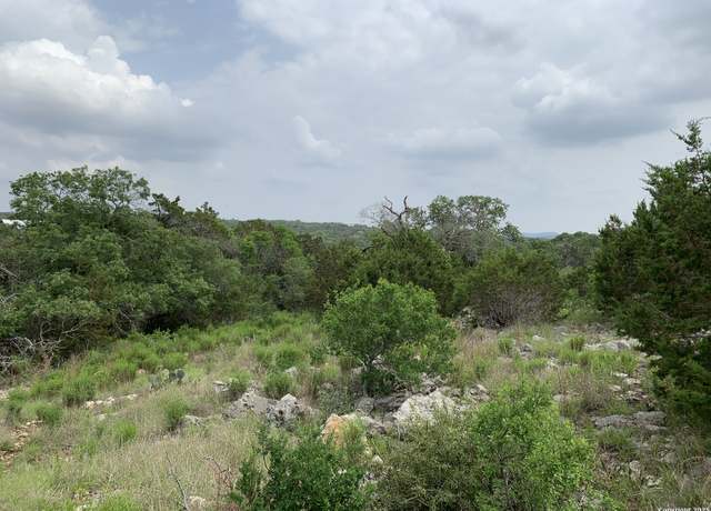 Property at 431 Cliffview Cir, Canyon Lake, TX 78133