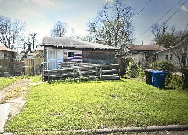 Property at 3308 Salinas, San Antonio, TX 78207, 2 beds, 1 bath