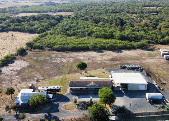 Property at 719 Longhorn Trl, Seguin, TX 78155-1328, 4 beds, 2.5 baths