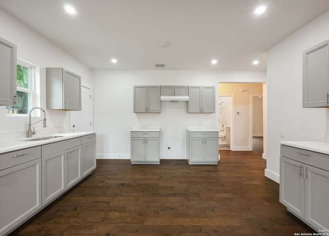Property at 1030 Elsmere, San Antonio, TX 78201, 3 beds, 2 baths