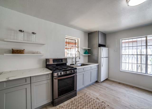 Property at 2114 S Trinity St, San Antonio, TX 78207, 2 beds, 1 bath