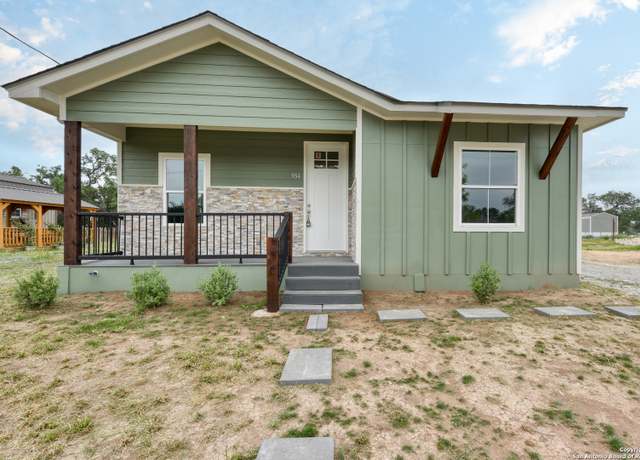 Property at 954 Ridge Trl, Spring Branch, TX 78070, 3 beds, 2 baths