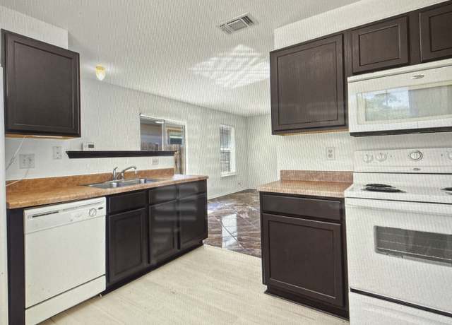 Property at 2414 Mission Ct, San Antonio, TX 78223, 3 beds, 2 baths
