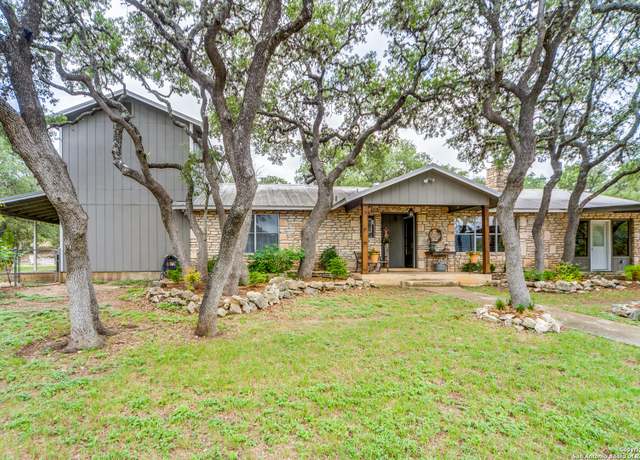 Property at 475 Stoney Hill Ln, Pipe Creek, TX 78063, 5 beds, 3 baths