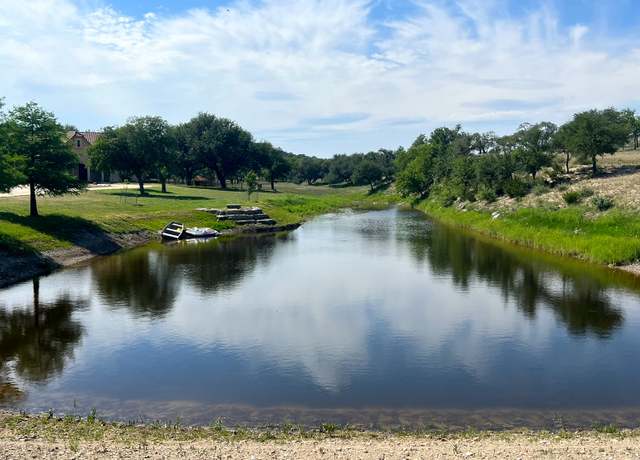Property at 560 Westwway Dr, Kerrville, TX 78028, 3 beds, 3.5 baths