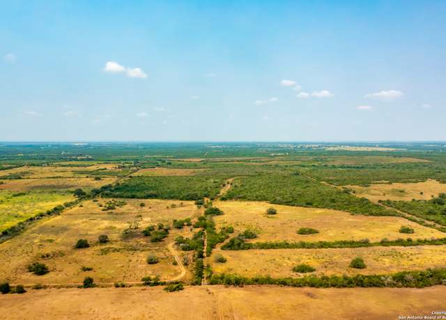 Property at 3698 Viggo Rd, Beeville, TX 78102